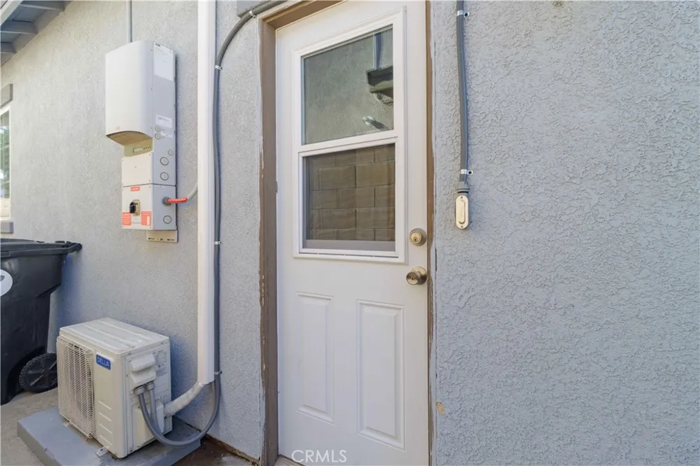 6043 Camargo Place Fontana, CA 92336