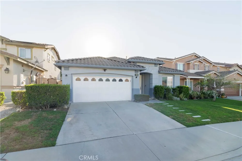 6043 Camargo Place Fontana, CA 92336