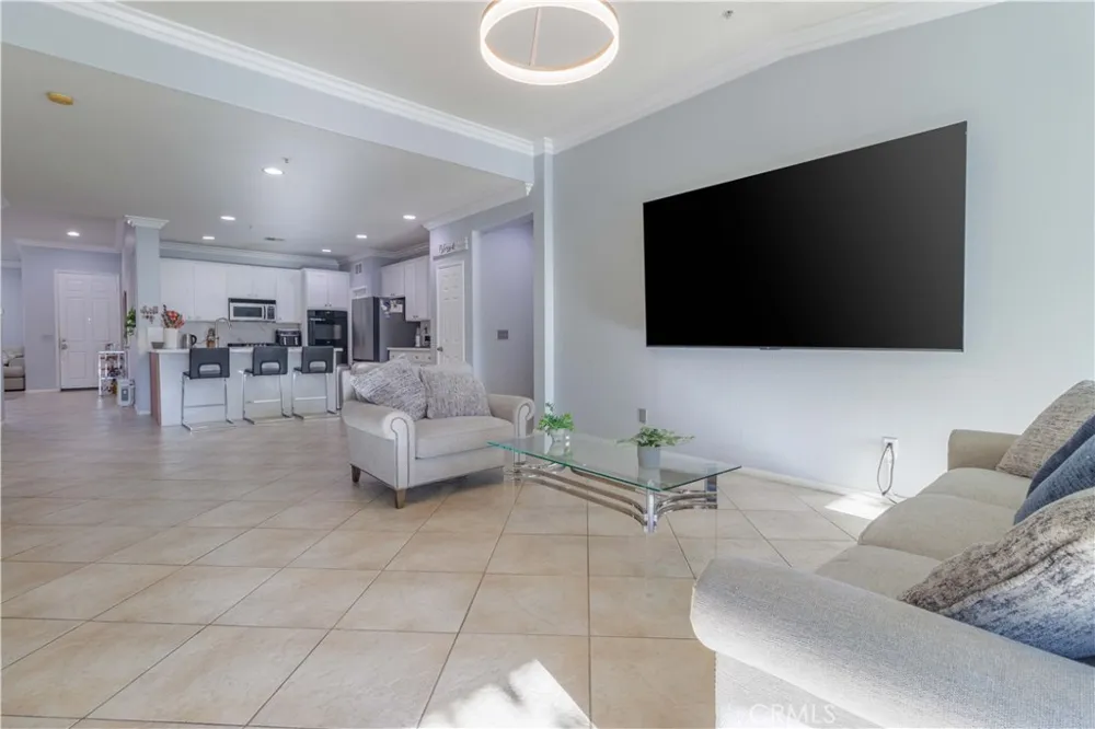 6043 Camargo Place Fontana, CA 92336