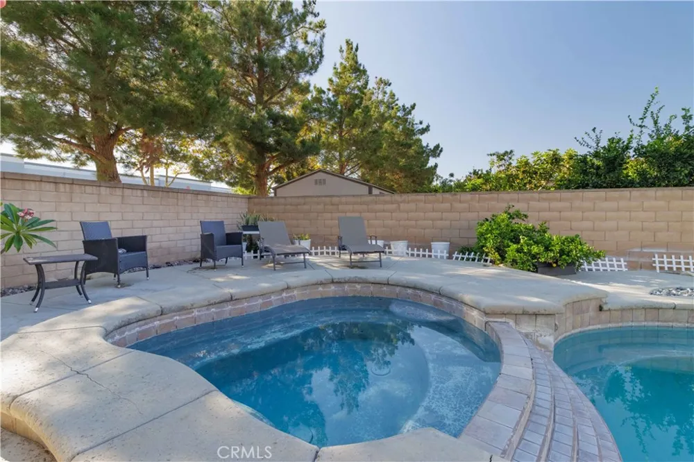 6043 Camargo Place Fontana, CA 92336