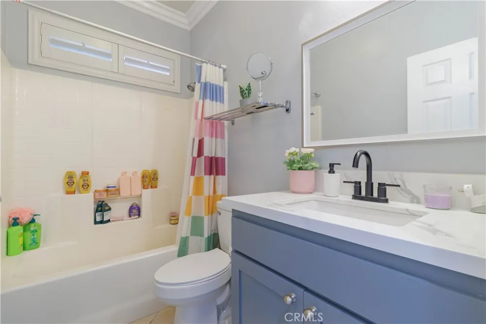 6043 Camargo Place Fontana, CA 92336