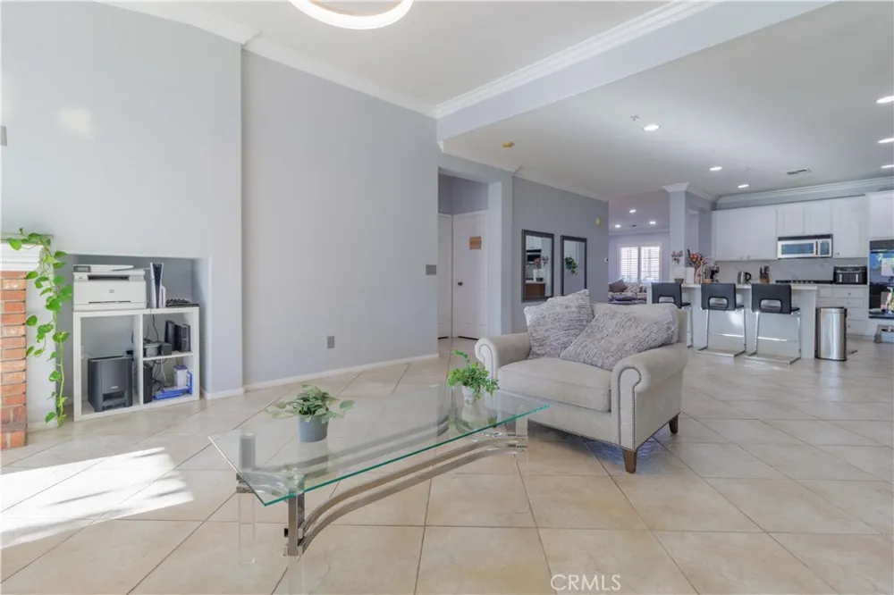 6043 Camargo Place Fontana, CA 92336