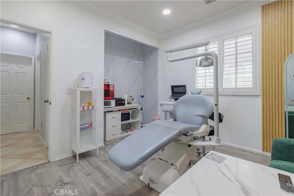 6043 Camargo Place Fontana, CA 92336