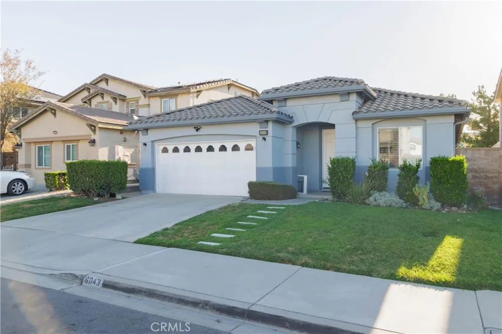 6043 Camargo Place Fontana, CA 92336