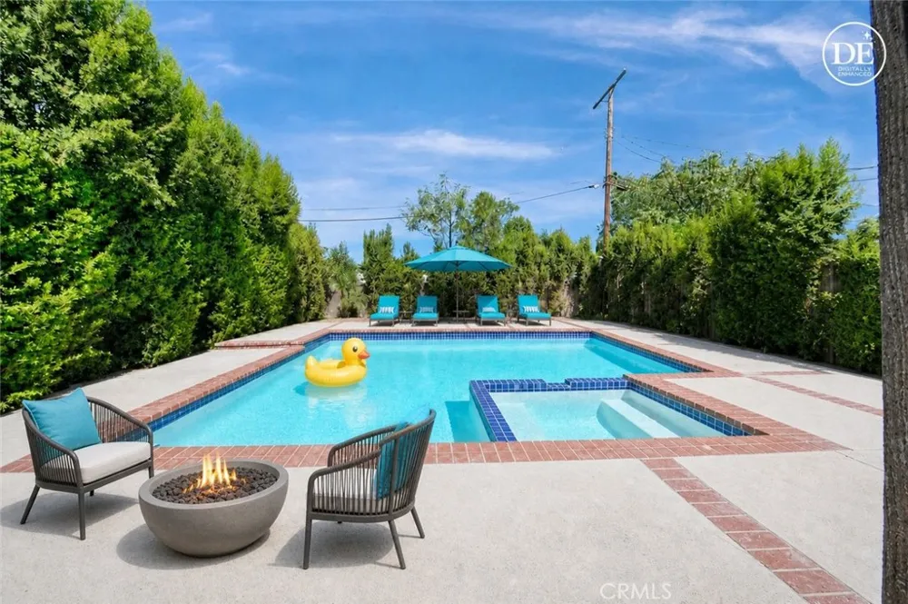 6714 Rhea Los Angeles, CA 91335