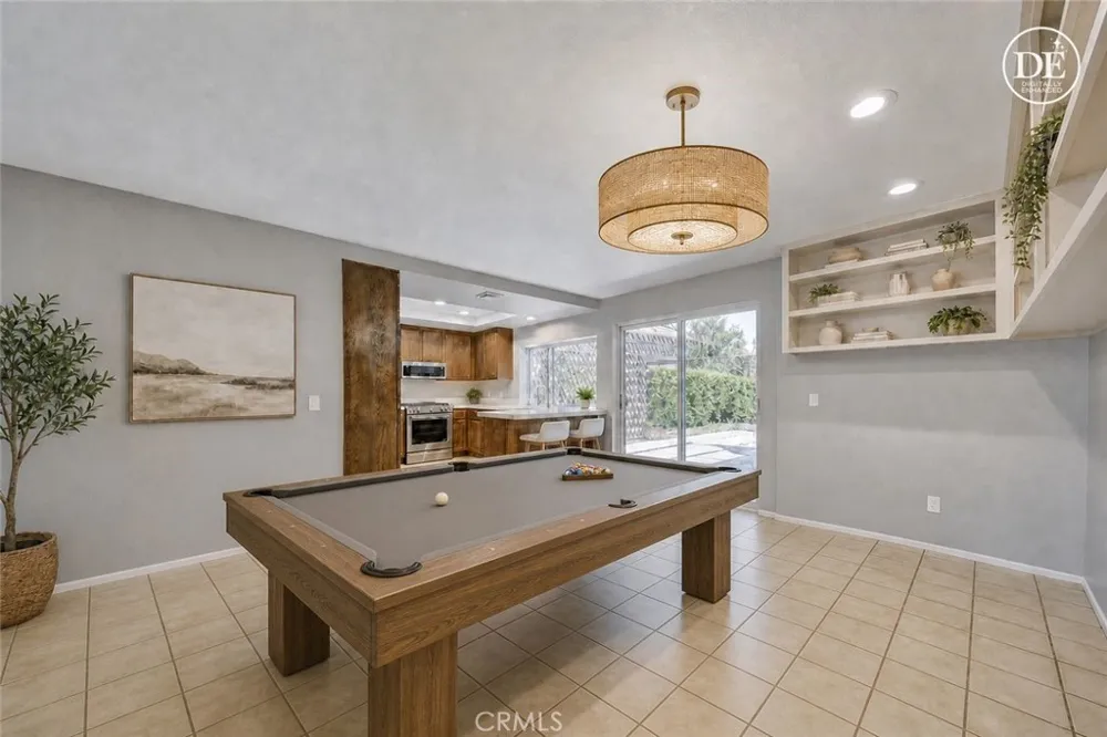 6714 Rhea Los Angeles, CA 91335