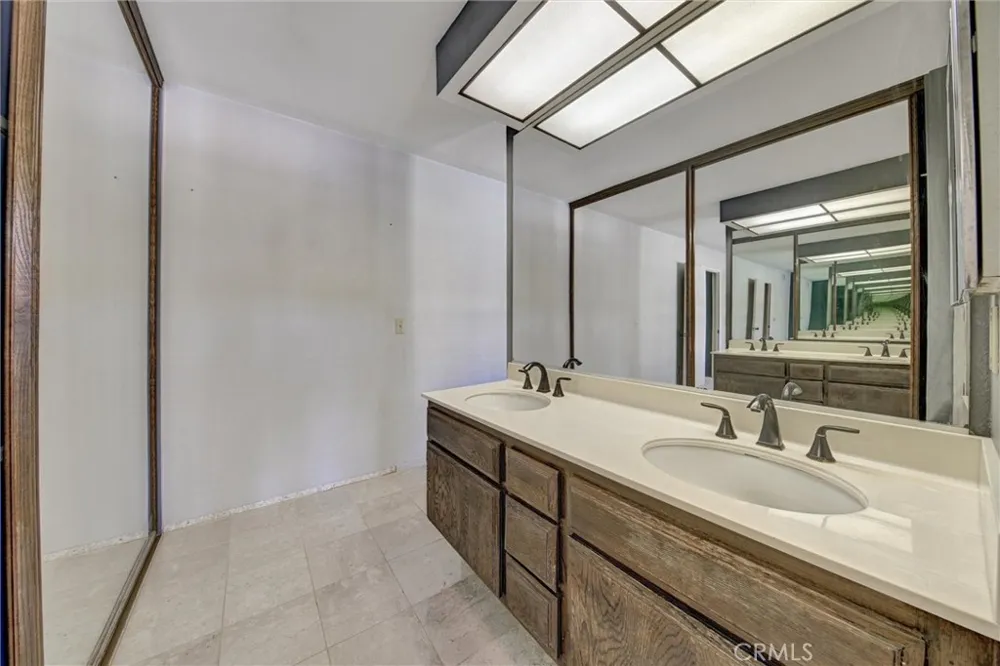 6714 Rhea Los Angeles, CA 91335
