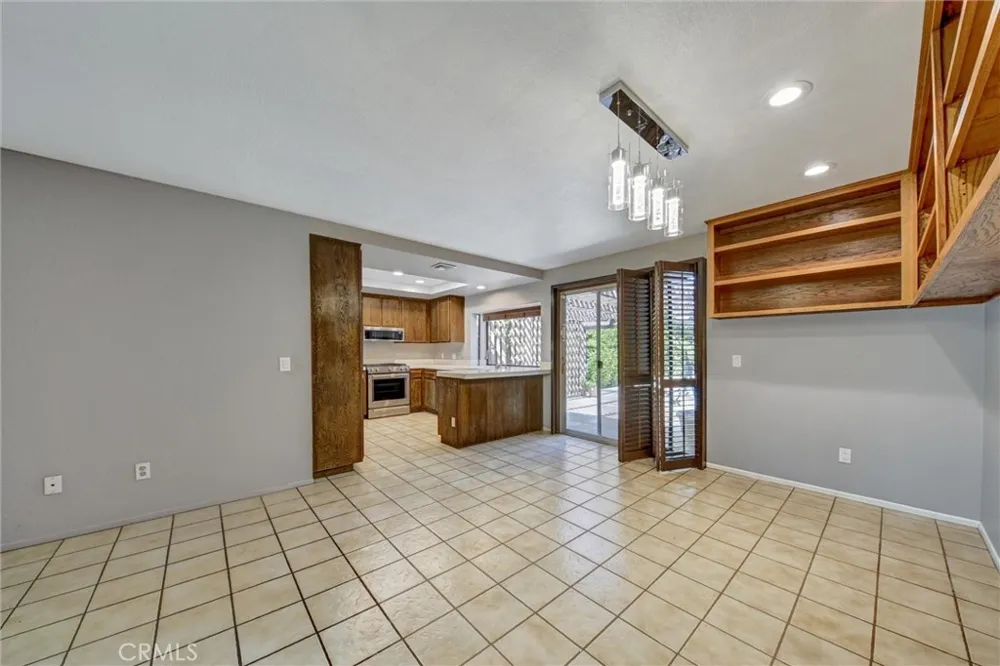6714 Rhea Los Angeles, CA 91335