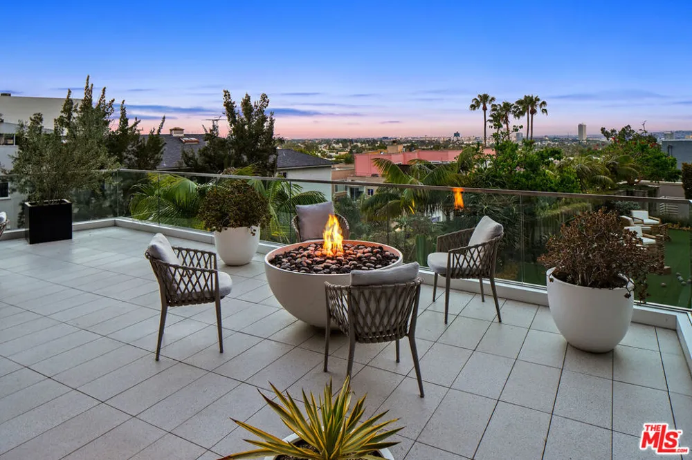 8420 W Sunset Boulevard #504 West Hollywood, CA 90069