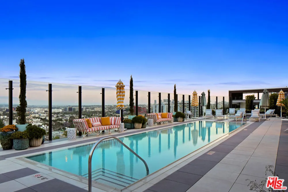 8420 W Sunset Boulevard #504 West Hollywood, CA 90069