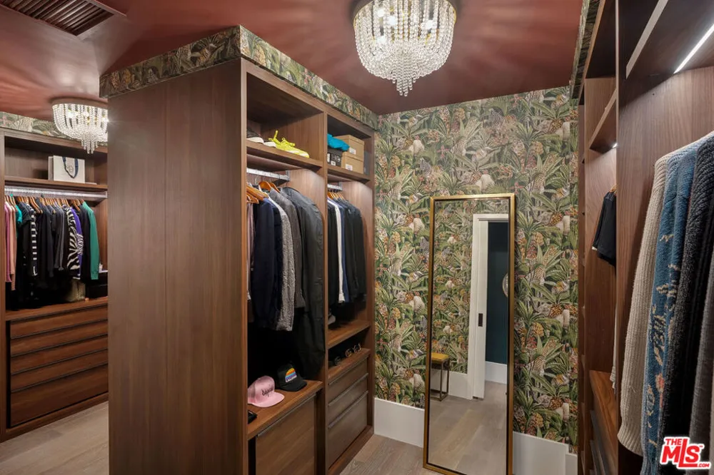 8420 W Sunset Boulevard #504 West Hollywood, CA 90069
