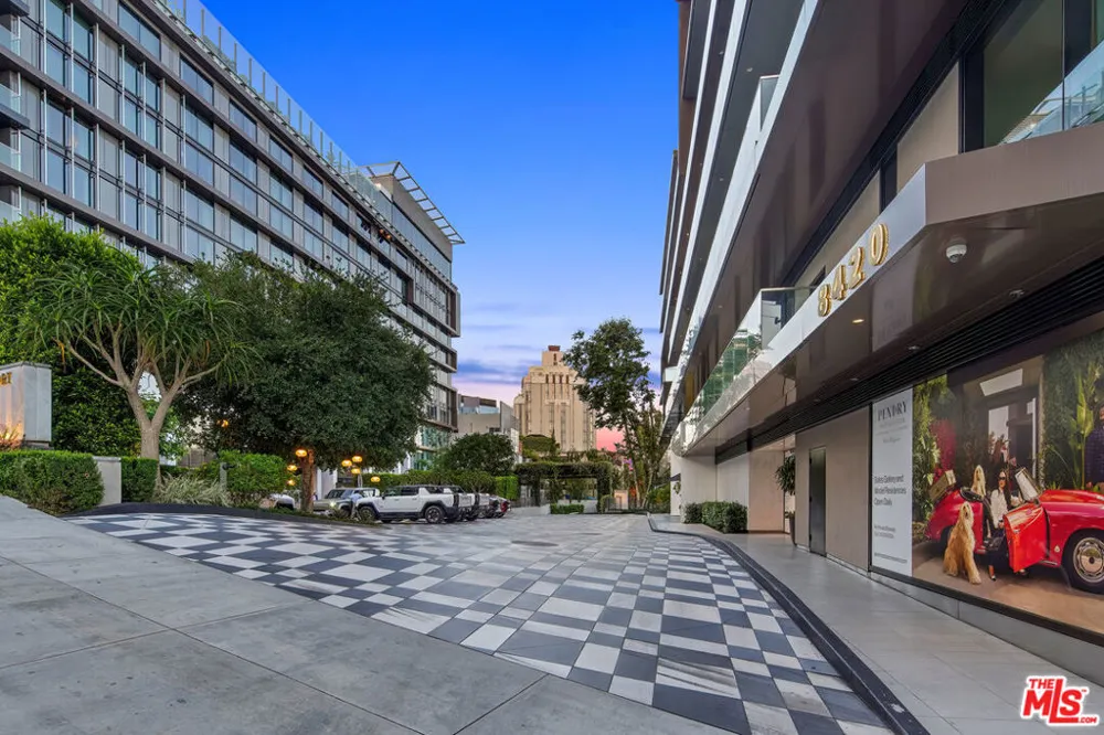 8420 W Sunset Boulevard #504 West Hollywood, CA 90069