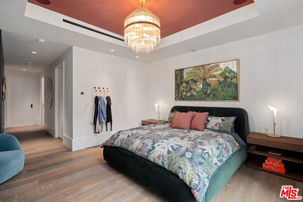 8420 W Sunset Boulevard #504 West Hollywood, CA 90069