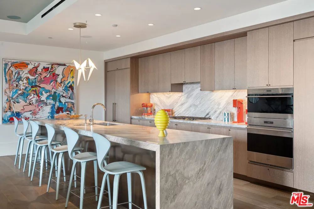 8420 W Sunset Boulevard #504 West Hollywood, CA 90069
