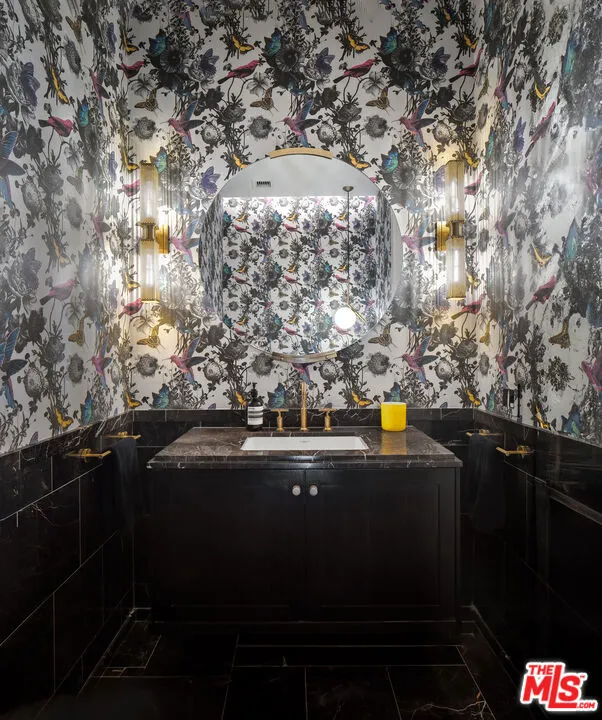 8420 W Sunset Boulevard #504 West Hollywood, CA 90069