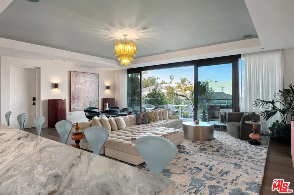 8420 W Sunset Boulevard #504 West Hollywood, CA 90069