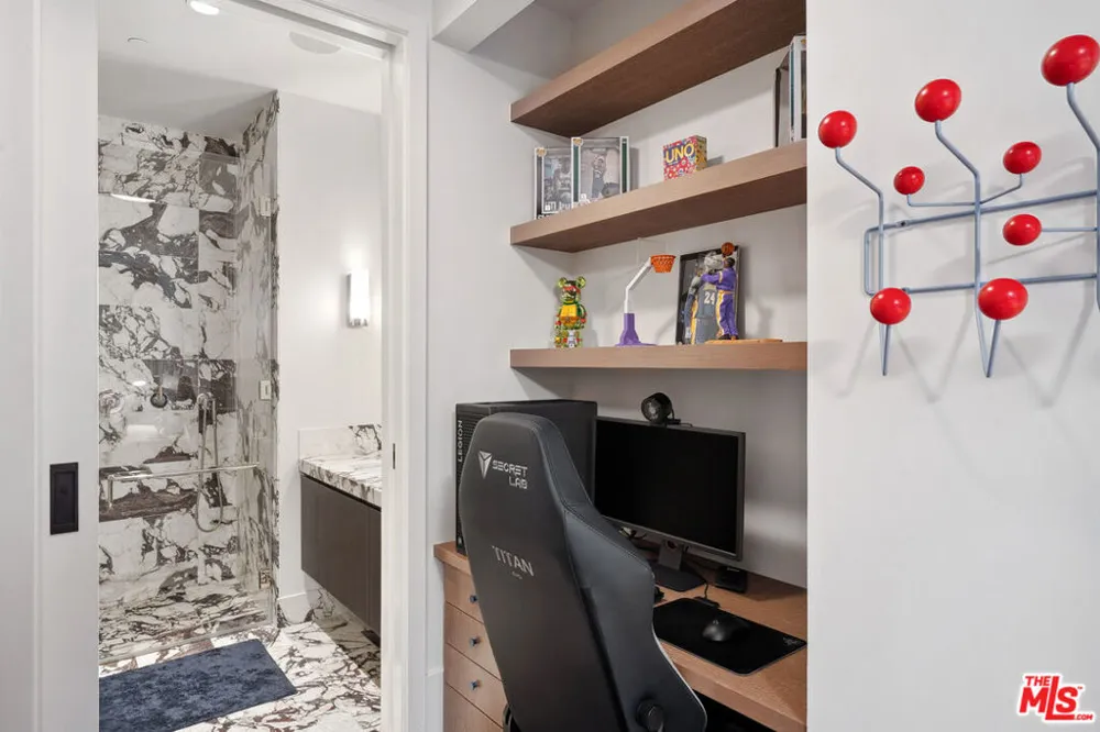 8420 W Sunset Boulevard #504 West Hollywood, CA 90069