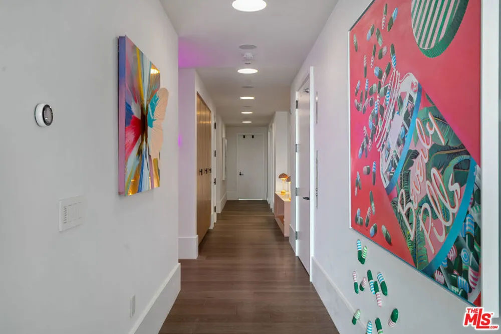 8420 W Sunset Boulevard #504 West Hollywood, CA 90069