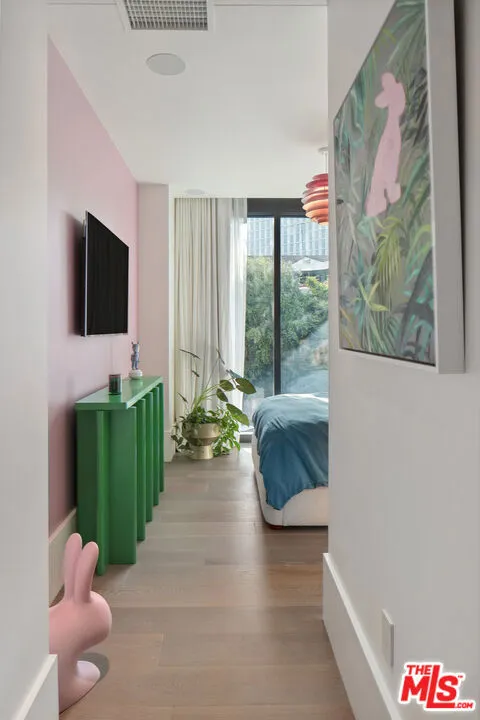 8420 W Sunset Boulevard #504 West Hollywood, CA 90069