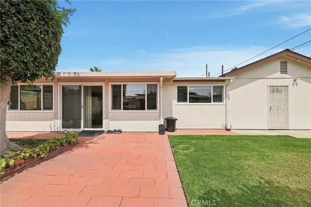 1284 E Florida Anaheim, CA 92805