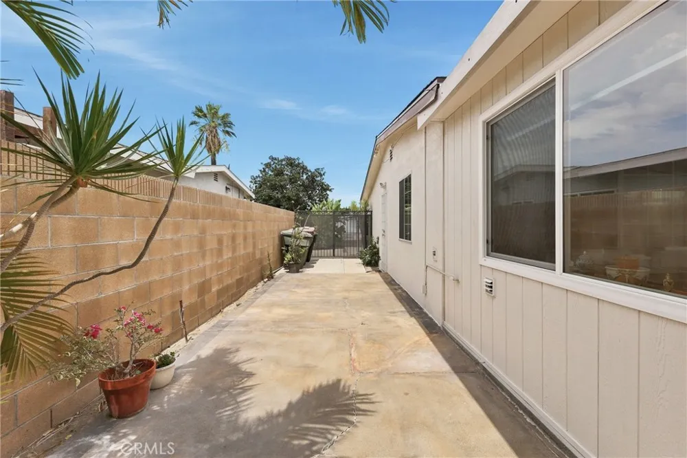 1284 E Florida Anaheim, CA 92805