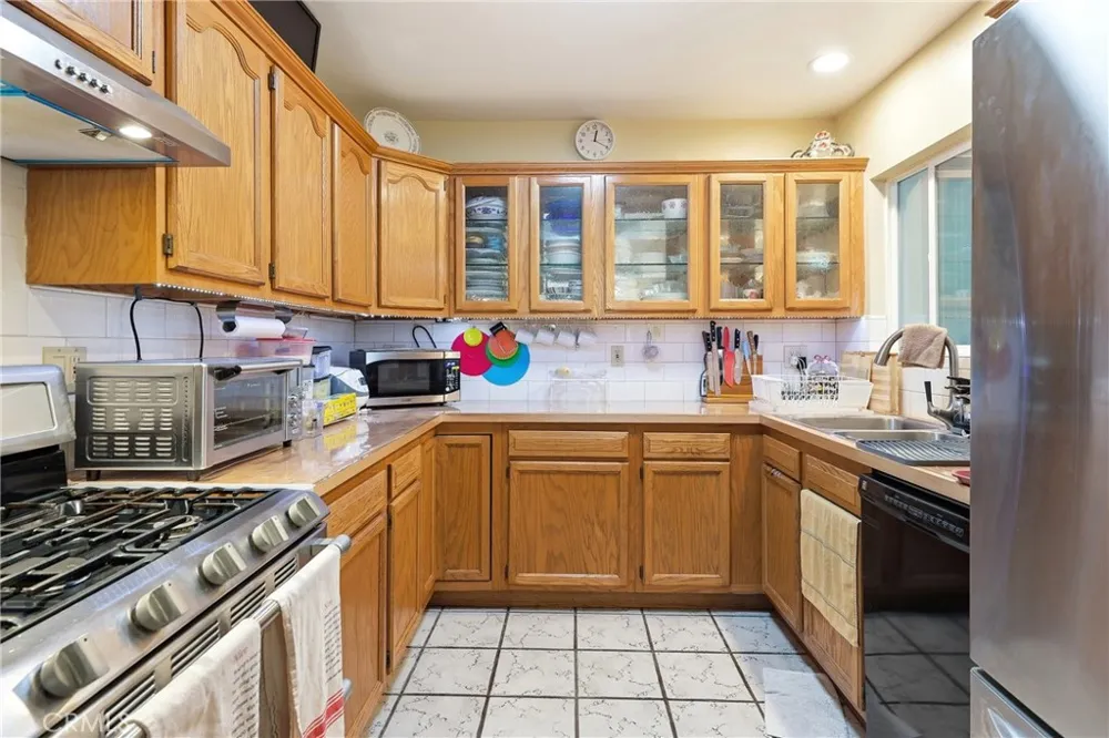 1284 E Florida Anaheim, CA 92805