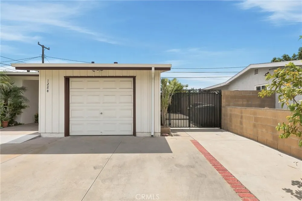 1284 E Florida Anaheim, CA 92805