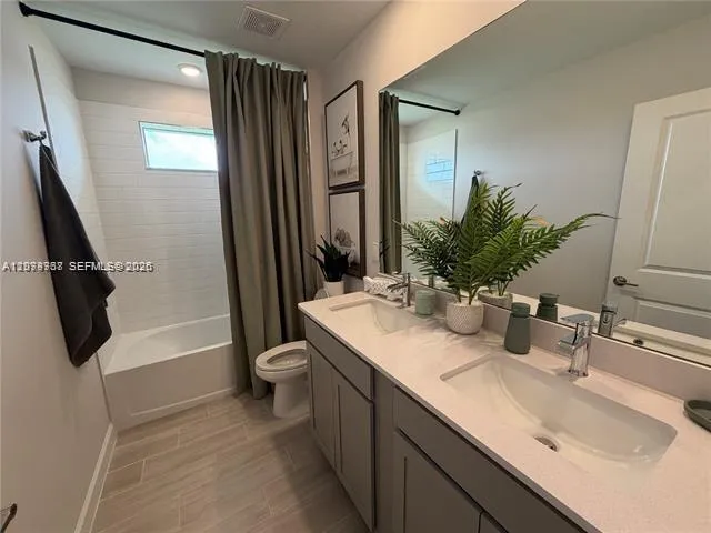 19853 Whispering Creek Rd #18853 Loxahatchee, FL 33470