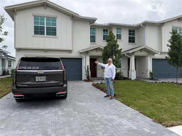 19853 Whispering Creek Rd #18853 Loxahatchee, FL 33470
