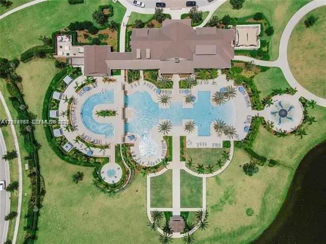 19853 Whispering Creek Rd #18853 Loxahatchee, FL 33470