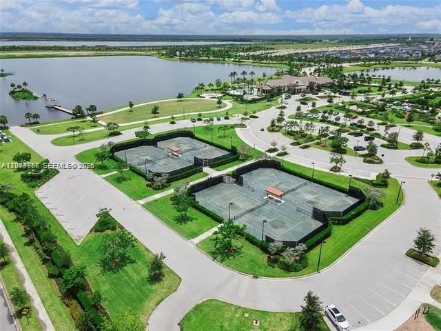 19853 Whispering Creek Rd #18853 Loxahatchee, FL 33470