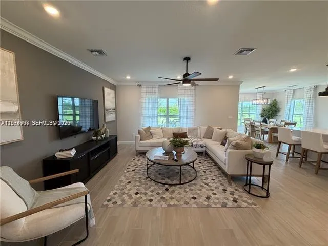 19853 Whispering Creek Rd #18853 Loxahatchee, FL 33470