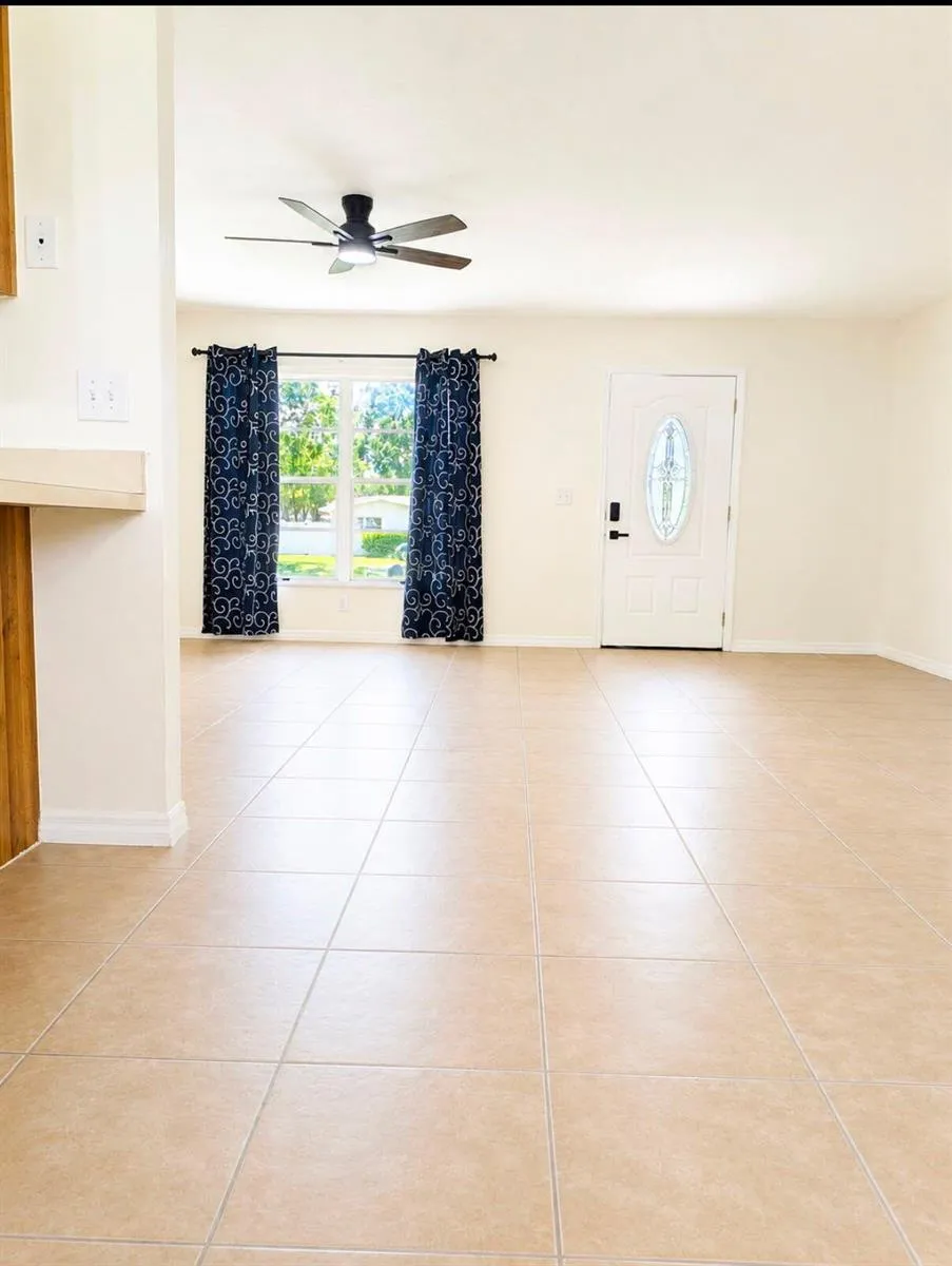 7402 LAKELAND BOULEVARD Fort Pierce, FL 34951