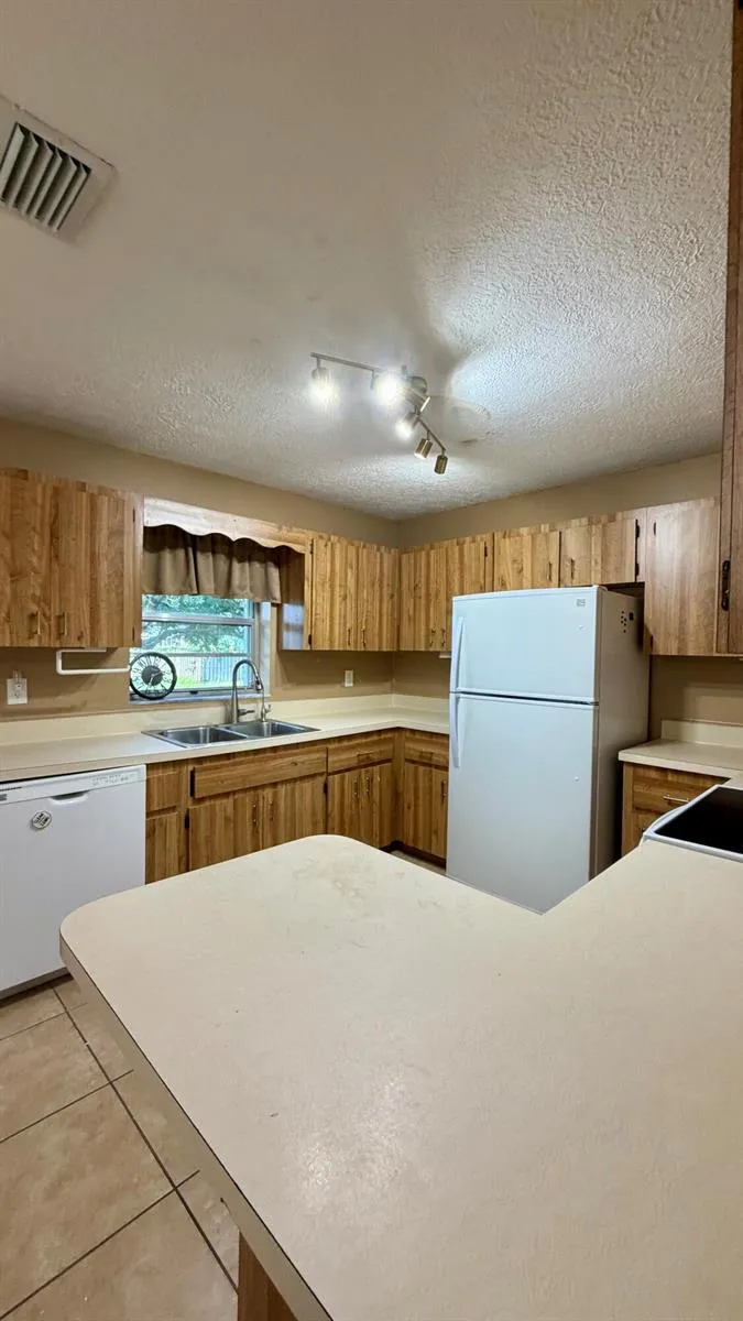 7402 LAKELAND BOULEVARD Fort Pierce, FL 34951