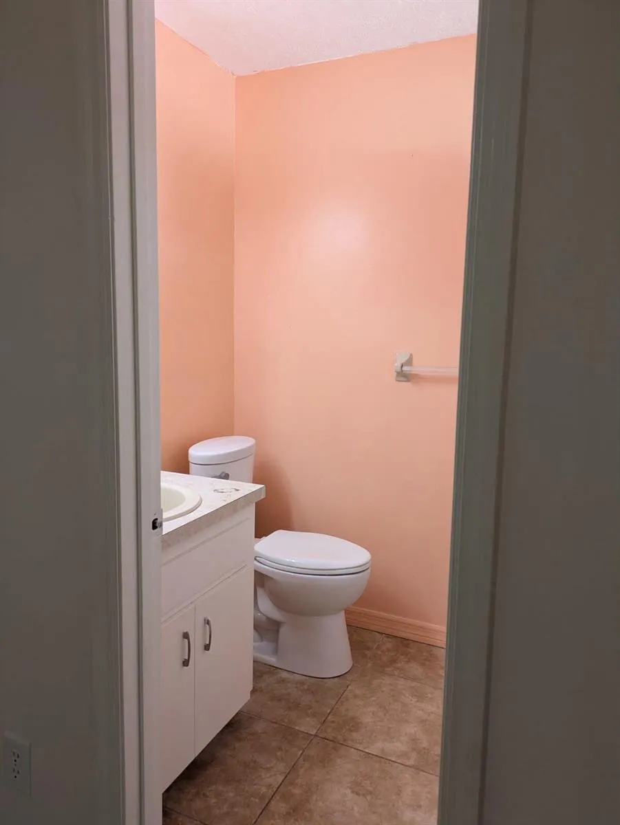 7402 LAKELAND BOULEVARD Fort Pierce, FL 34951