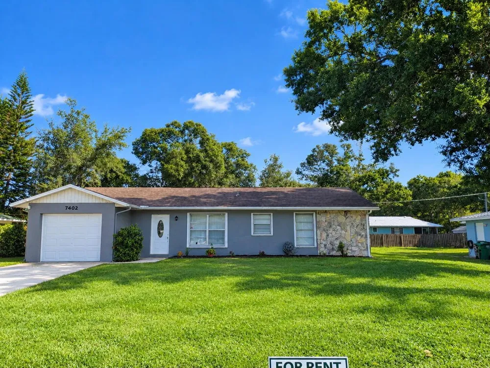 7402 LAKELAND BOULEVARD Fort Pierce, FL 34951