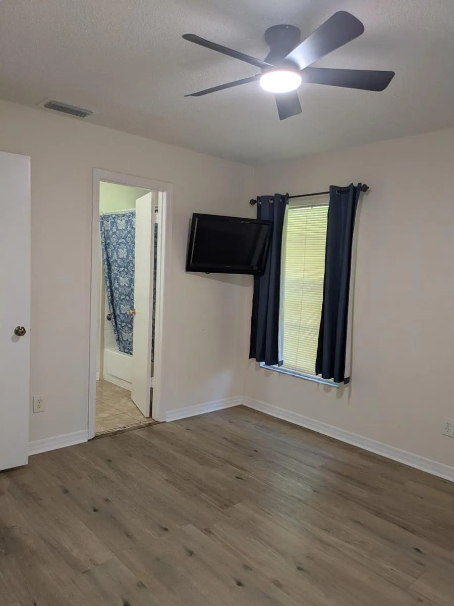 7402 LAKELAND BOULEVARD Fort Pierce, FL 34951