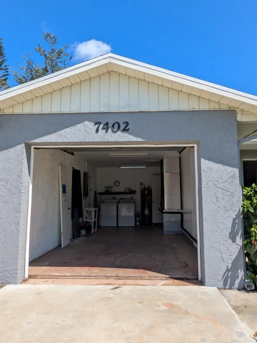 7402 LAKELAND BOULEVARD Fort Pierce, FL 34951