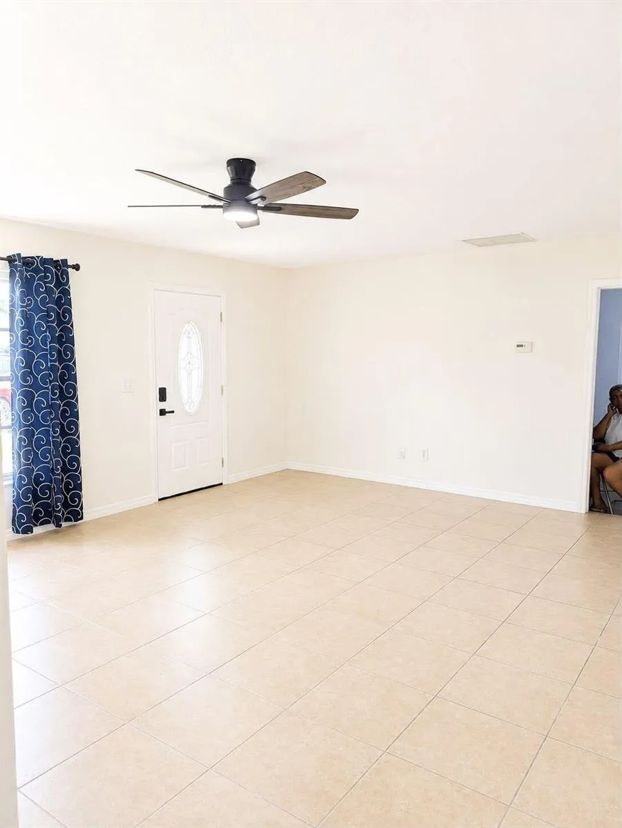 7402 LAKELAND BOULEVARD Fort Pierce, FL 34951