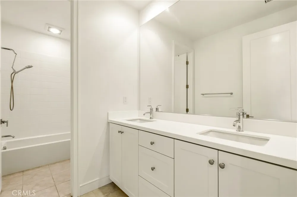 148 Villa Rdg Irvine, CA 92602