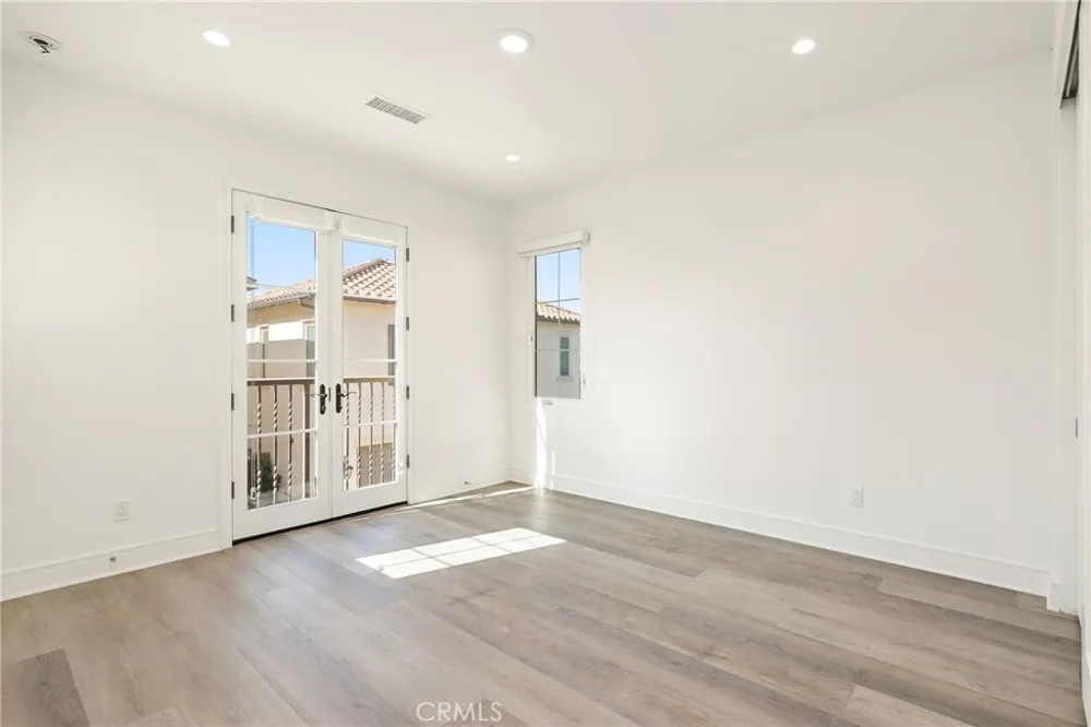 148 Villa Rdg Irvine, CA 92602