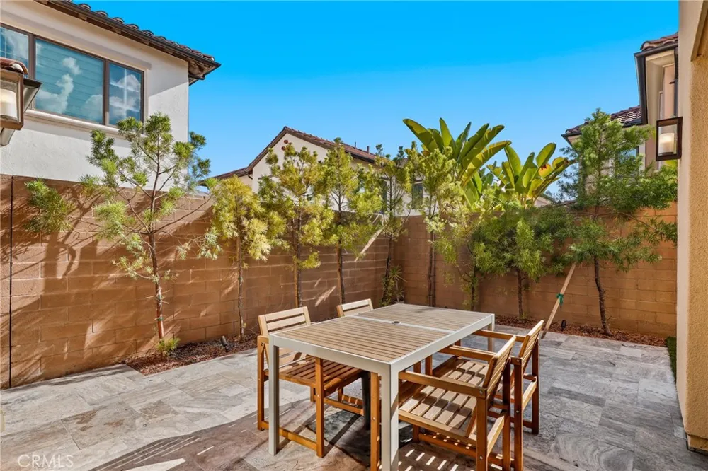 148 Villa Rdg Irvine, CA 92602