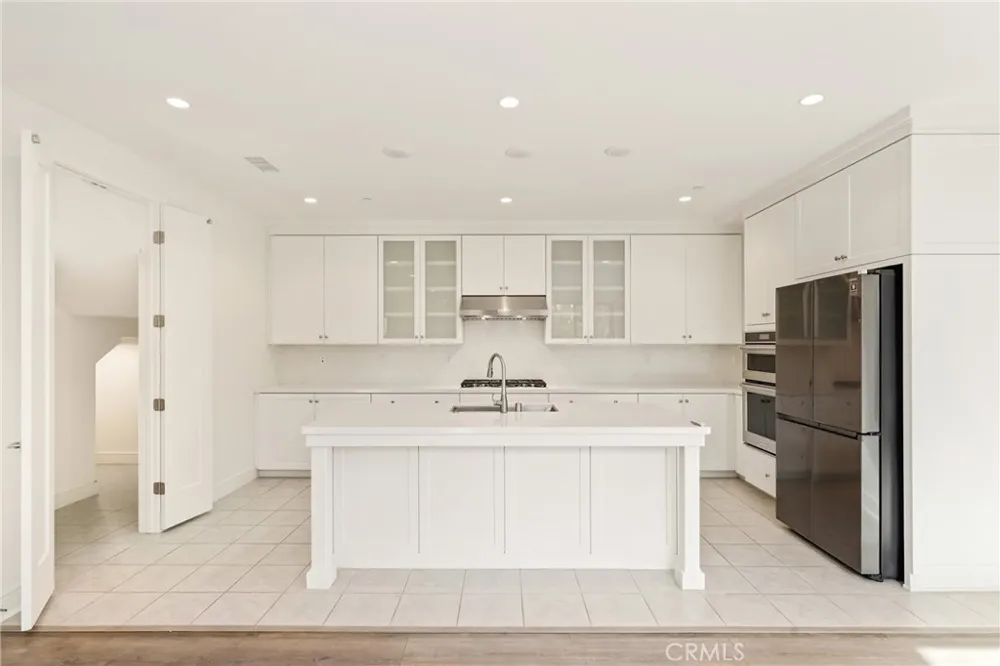 148 Villa Rdg Irvine, CA 92602