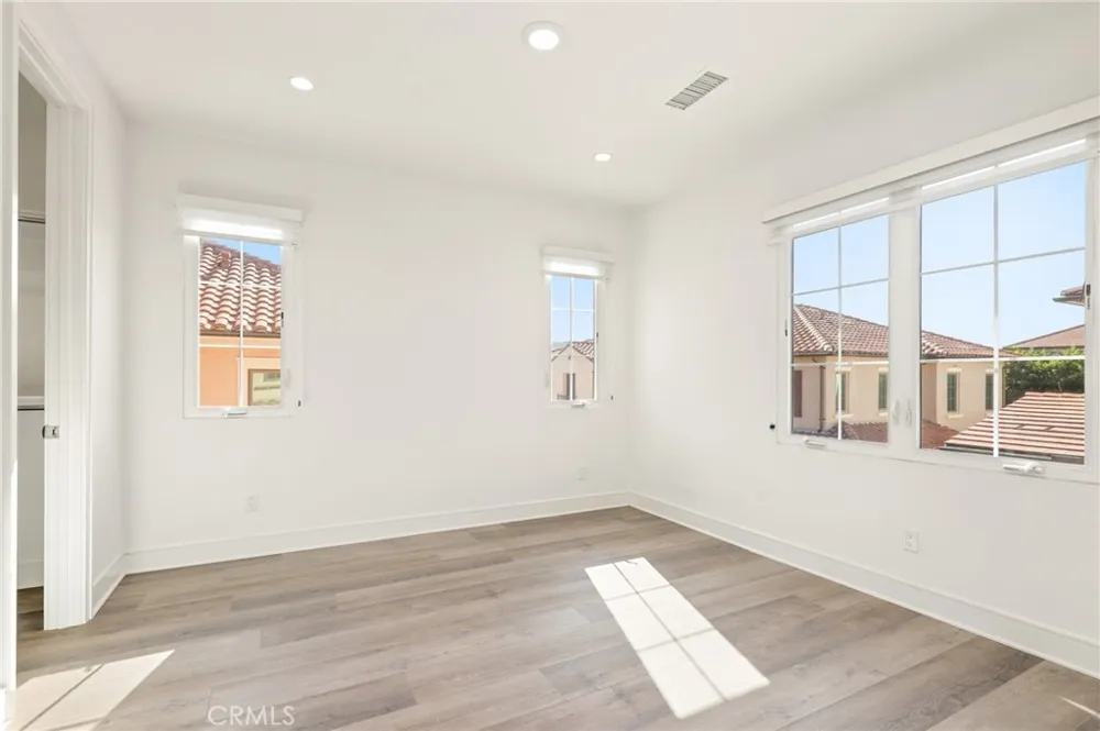 148 Villa Rdg Irvine, CA 92602