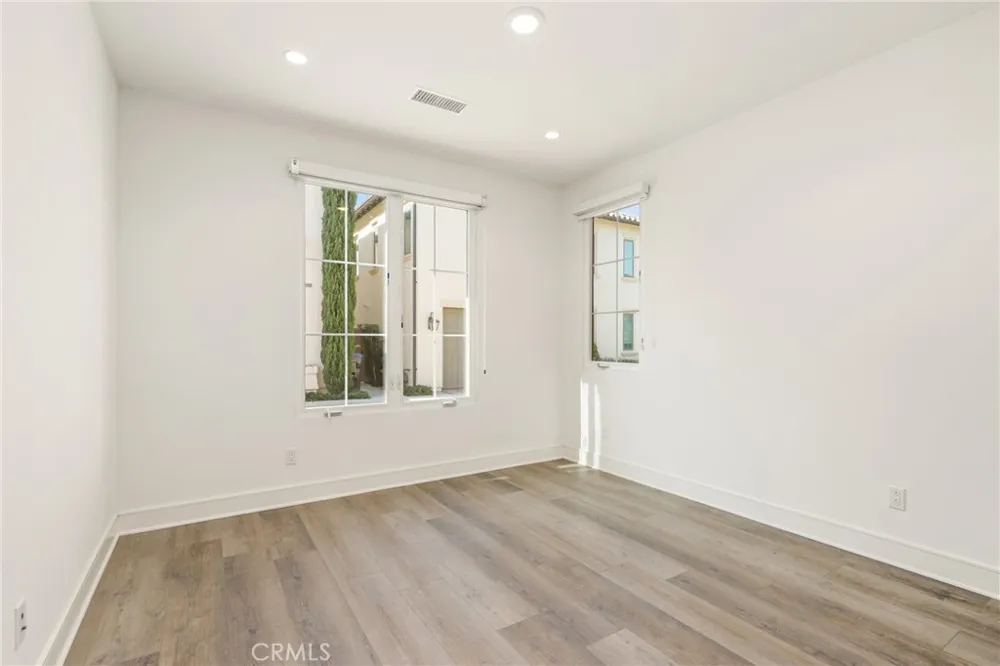 148 Villa Rdg Irvine, CA 92602