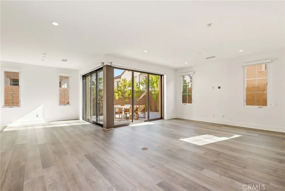 148 Villa Rdg Irvine, CA 92602