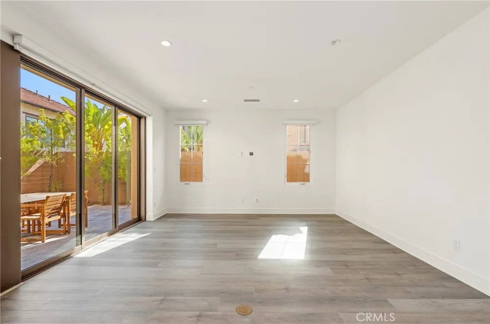 148 Villa Rdg Irvine, CA 92602