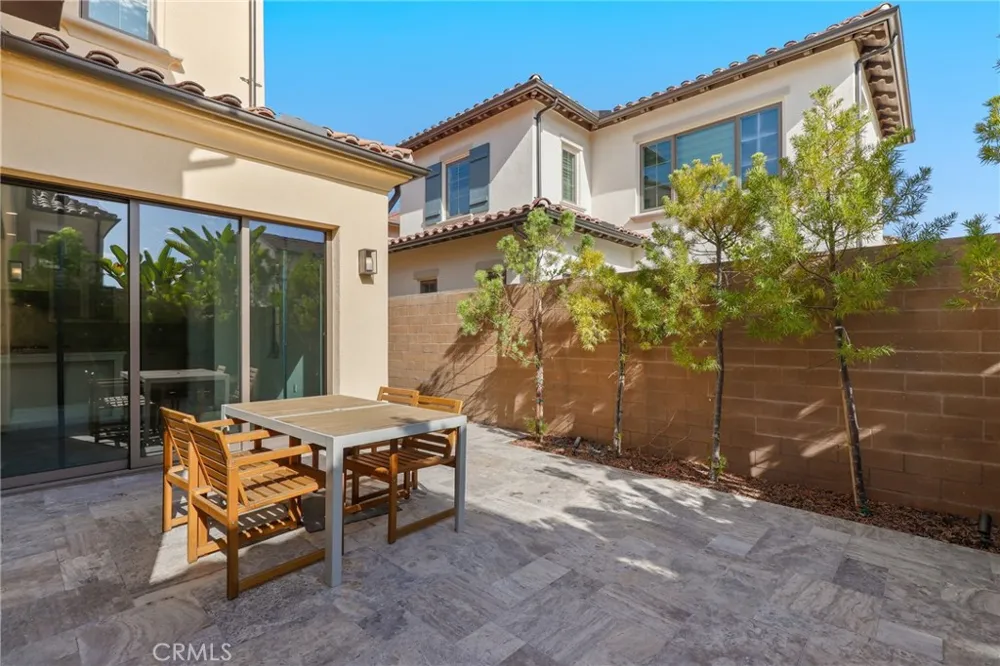 148 Villa Rdg Irvine, CA 92602