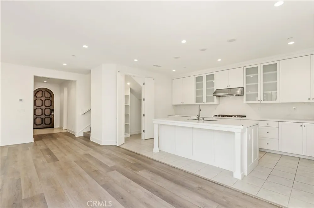 148 Villa Rdg Irvine, CA 92602