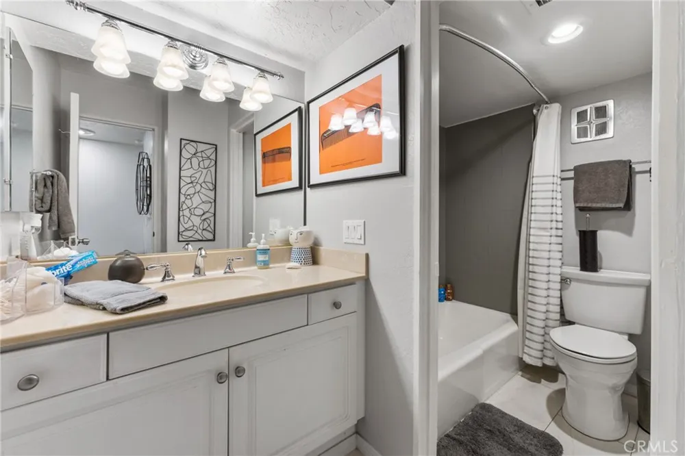 1655 E Palm Canyon #708 Palm Springs, CA 92264